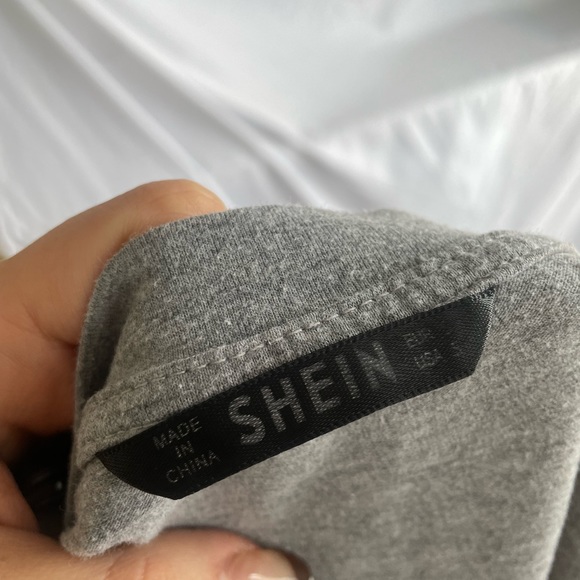 Ce’st La VieGrey Tee - Picture 3 of 3